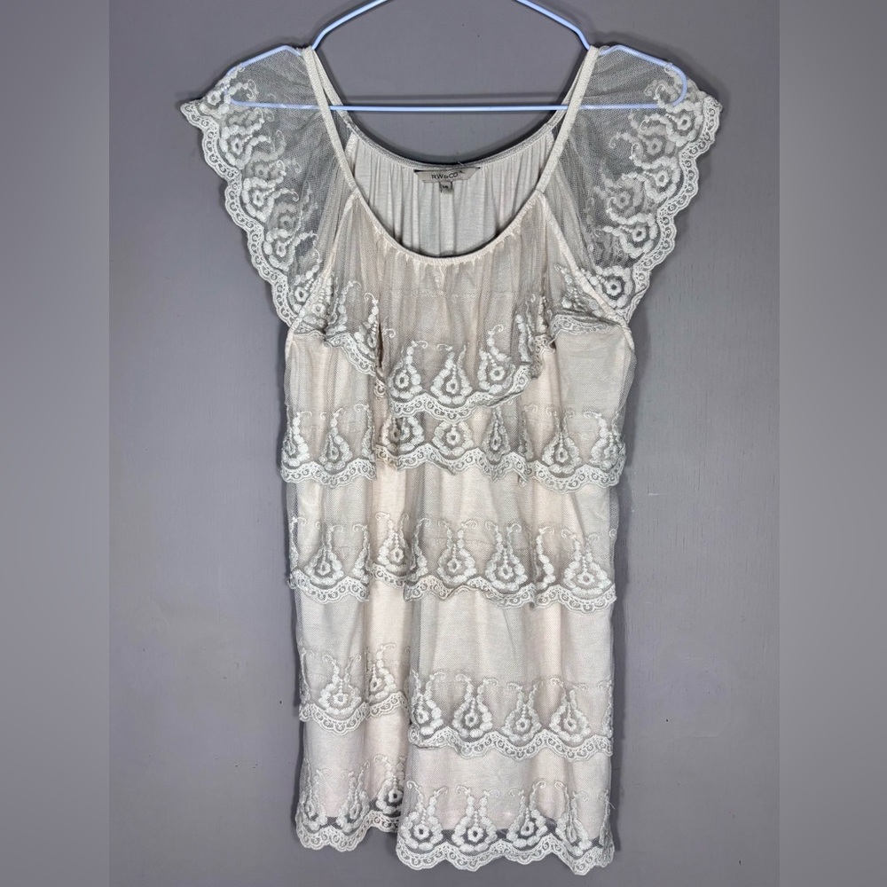 RW&CO. Cream Tiered Lace Blouse
